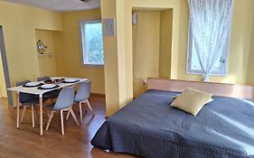 Top Location Harmony Apartment By Hostex
